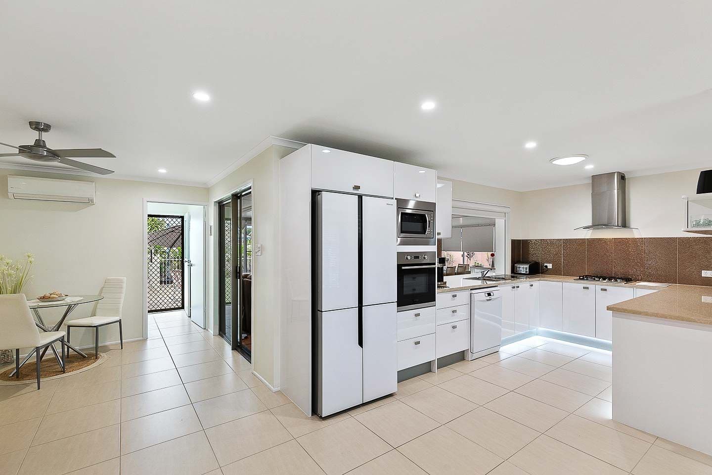 200 Truro Street, Urangan QLD 4655, Urangan - Thumbnail 5