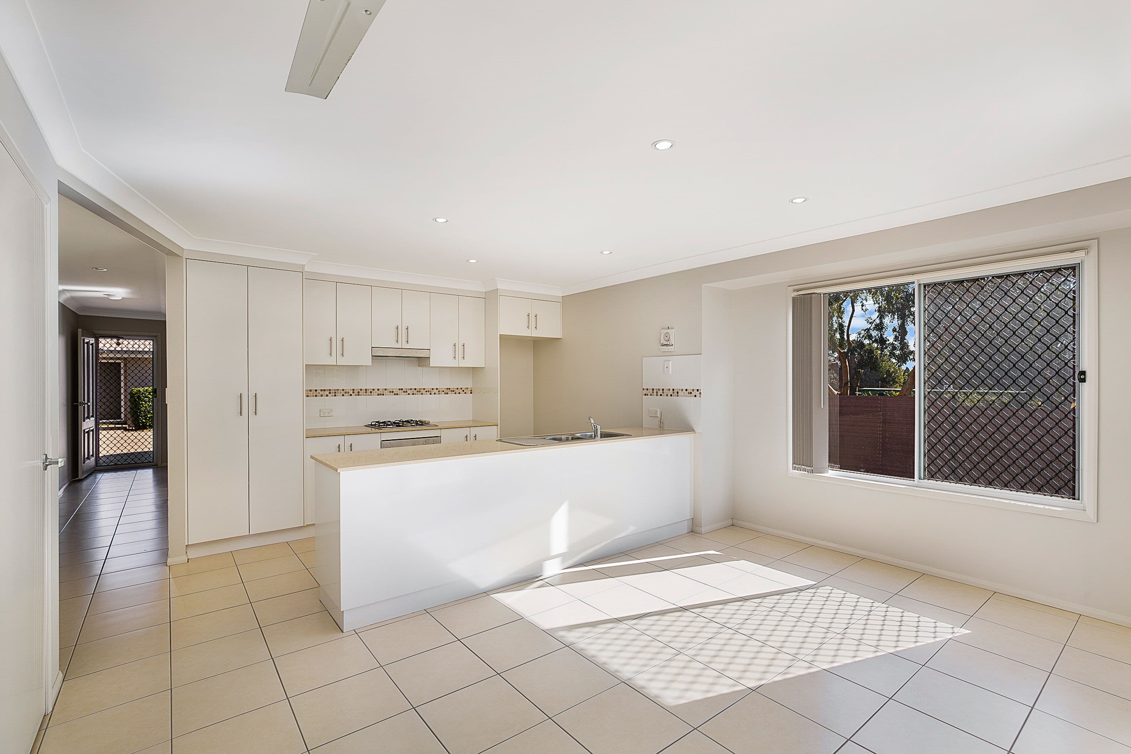 116-118 Taylor Street, Newtown QLD 4350, Newtown - Thumbnail 3