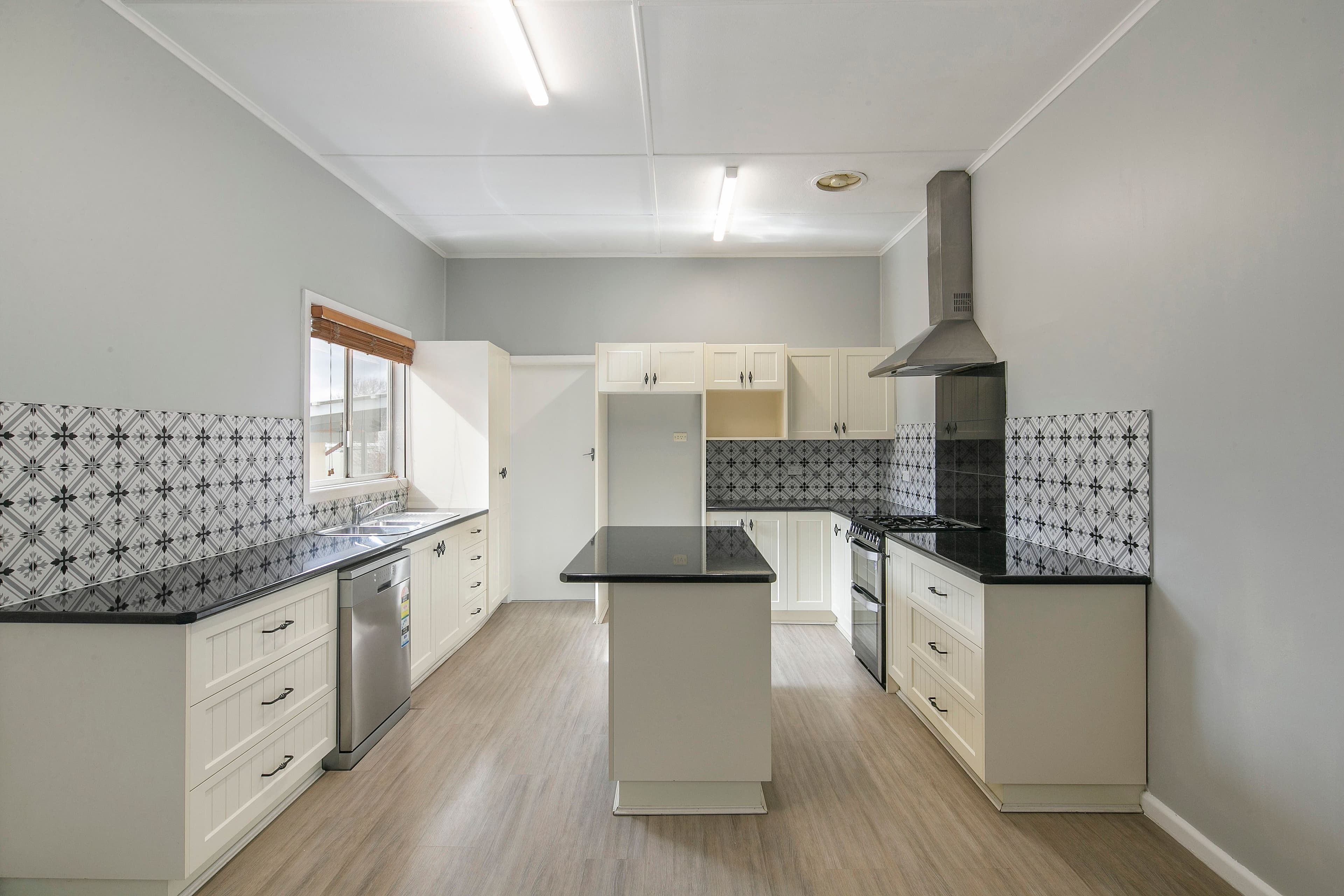 13 Francis Street, Goulburn NSW 2580, Goulburn - Thumbnail 2