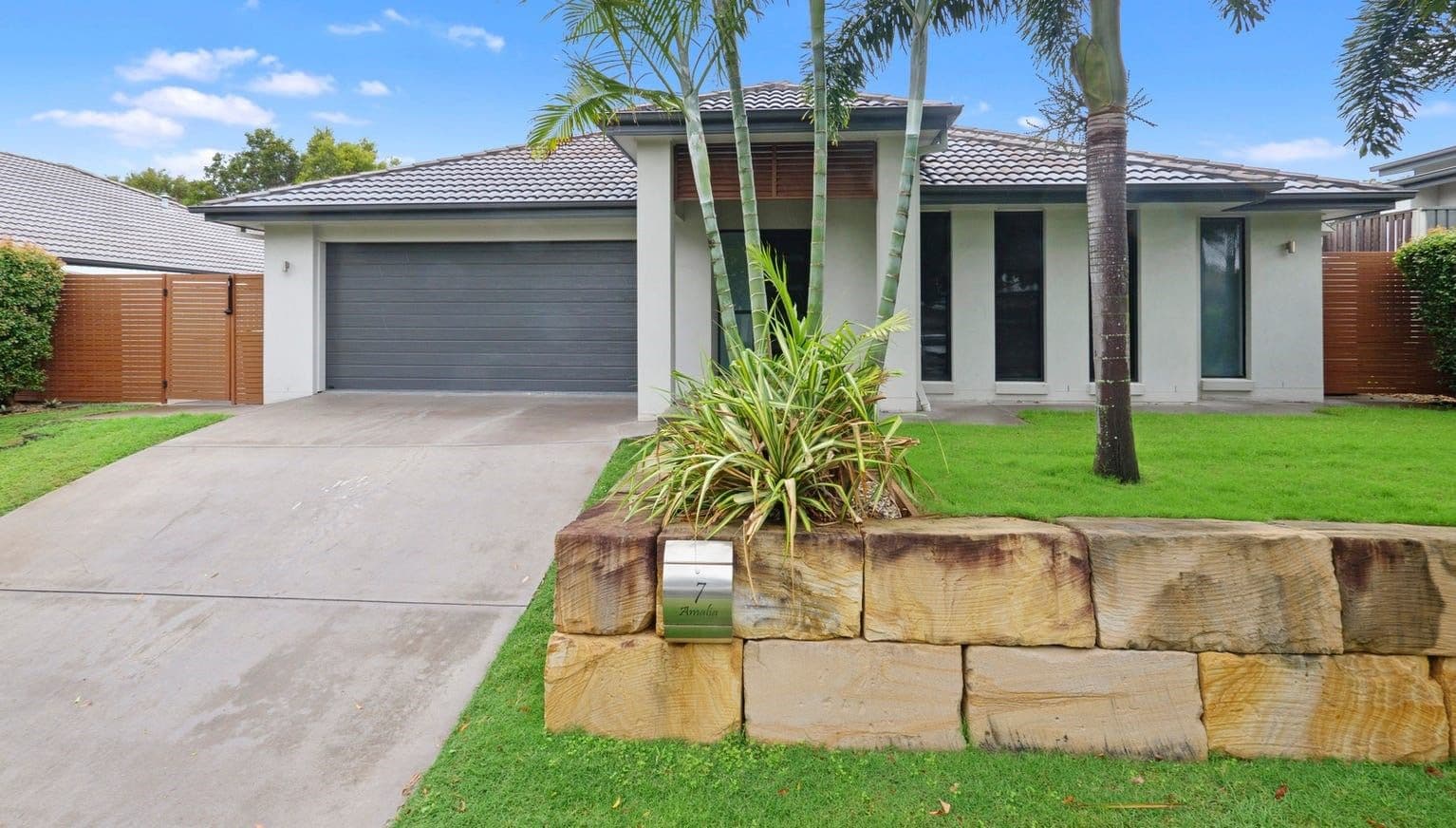 7 Amalia Street, Birkdale QLD 4159, Birkdale - Image 1