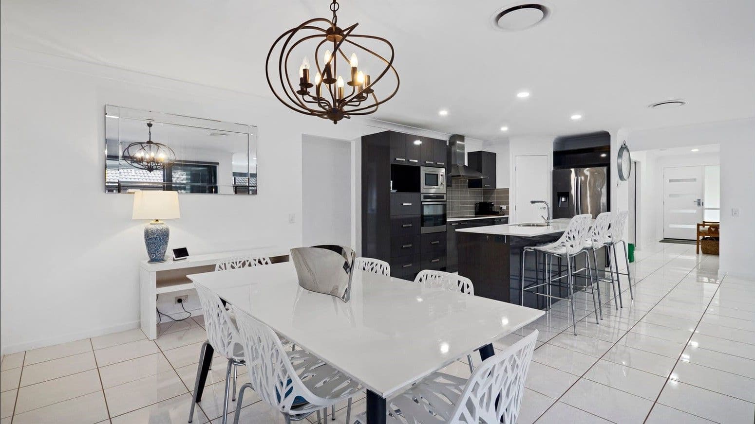 7 Amalia Street, Birkdale QLD 4159, Birkdale - Thumbnail 2