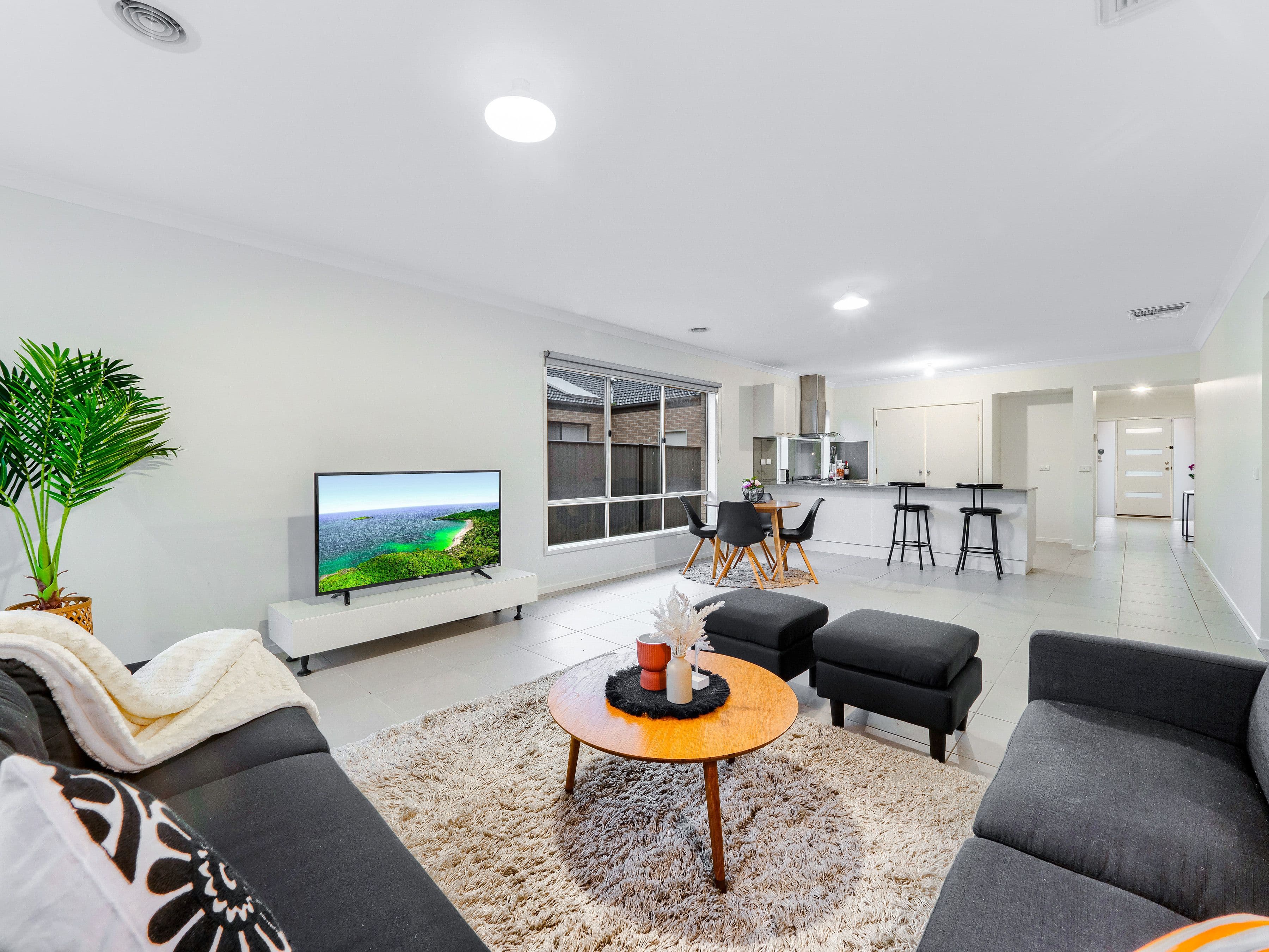 87 Selandra Boulevard, Clyde North VIC 3978, Clyde North - Thumbnail 6