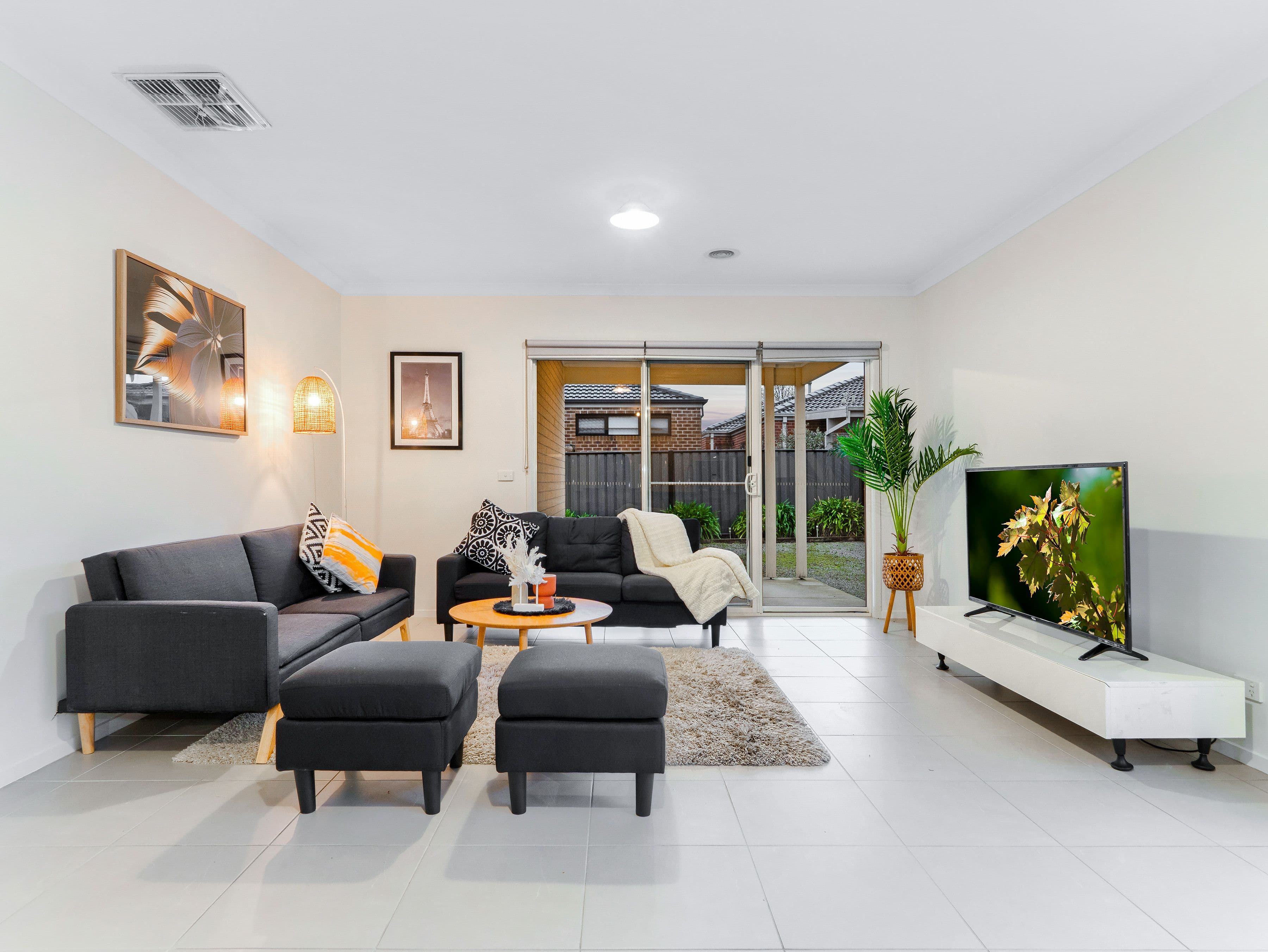 87 Selandra Boulevard, Clyde North VIC 3978, Clyde North - Thumbnail 7