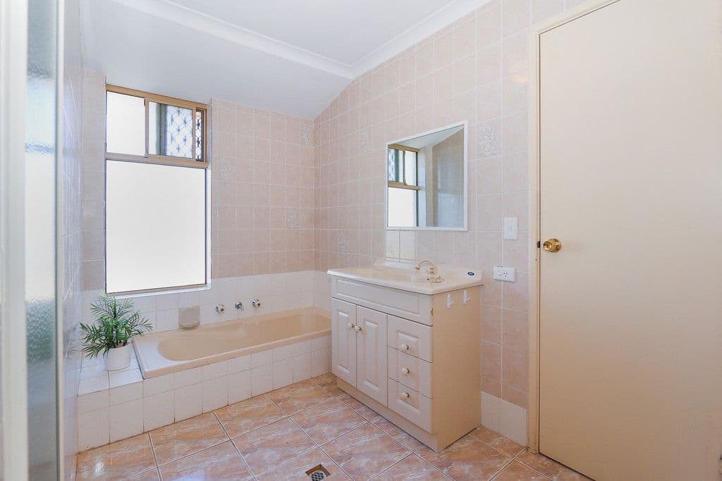 45 Oakleaf Circle, Mirrabooka WA 6061, Mirrabooka - Thumbnail 8