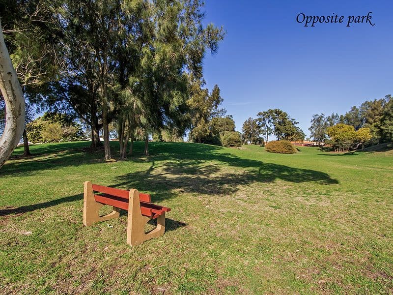 21 Ashford Avenue, ROCKINGHAM WA 6168, Rockingham - Thumbnail 4
