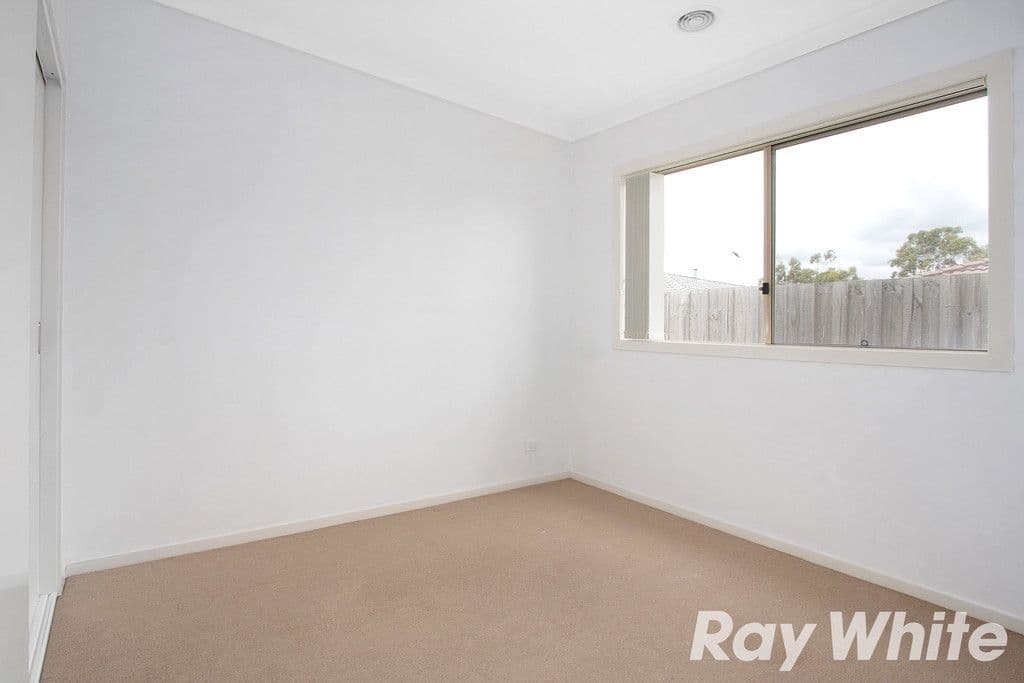 1 Walnut Way, Pakenham VIC 3810, Pakenham - Thumbnail 4