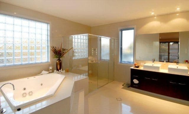 1 Mascala Parade, MERMAID WATERS QLD 4218, Mermaid Waters - Thumbnail 4