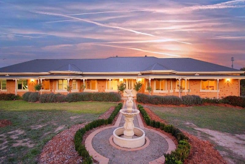 2-4 Laurimar Hill Drive, DOREEN VIC 3754, Doreen - Image 1