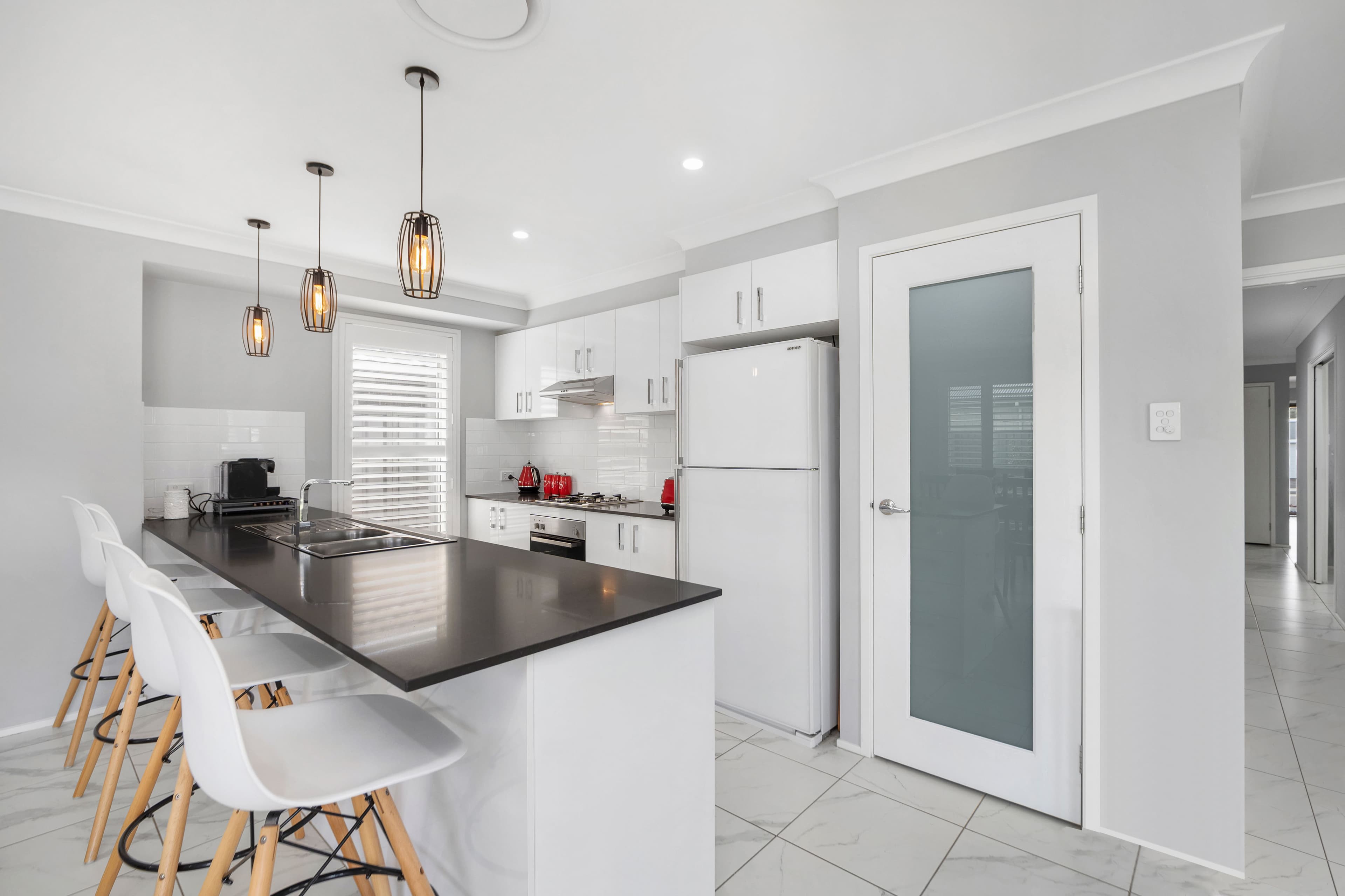 111 Grand Parade, Rutherford NSW 2320, Rutherford - Thumbnail 2