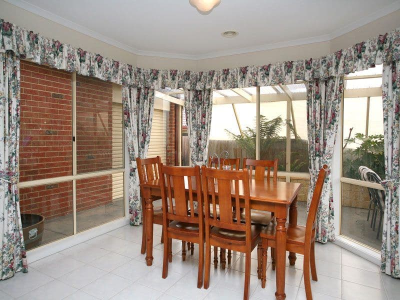 7 Baystone Place, LILYDALE VIC 3140, Lilydale - Thumbnail 2