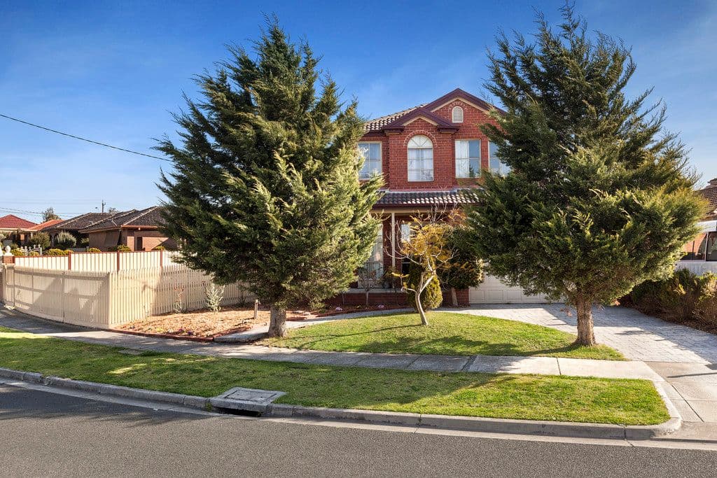 24 Sandalwood Drive, Oakleigh South VIC 3167, Oakleigh South - Image 1