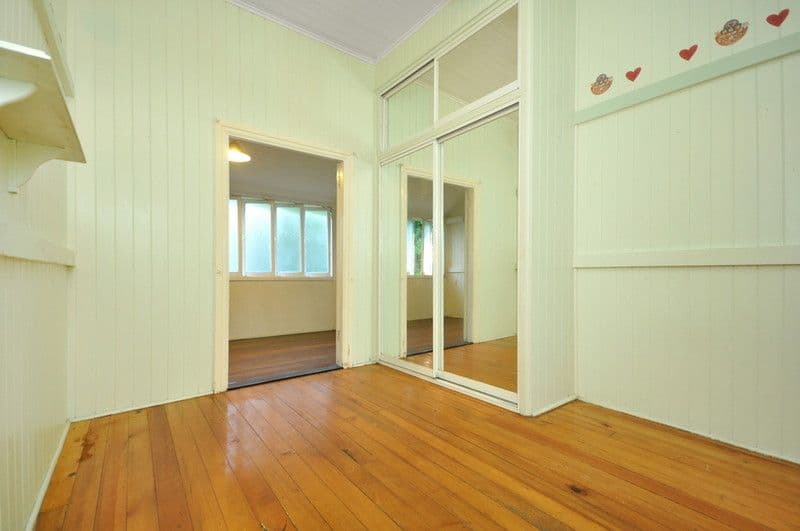 17 Combles Road, CAMP HILL QLD 4152, Camp Hill - Thumbnail 7