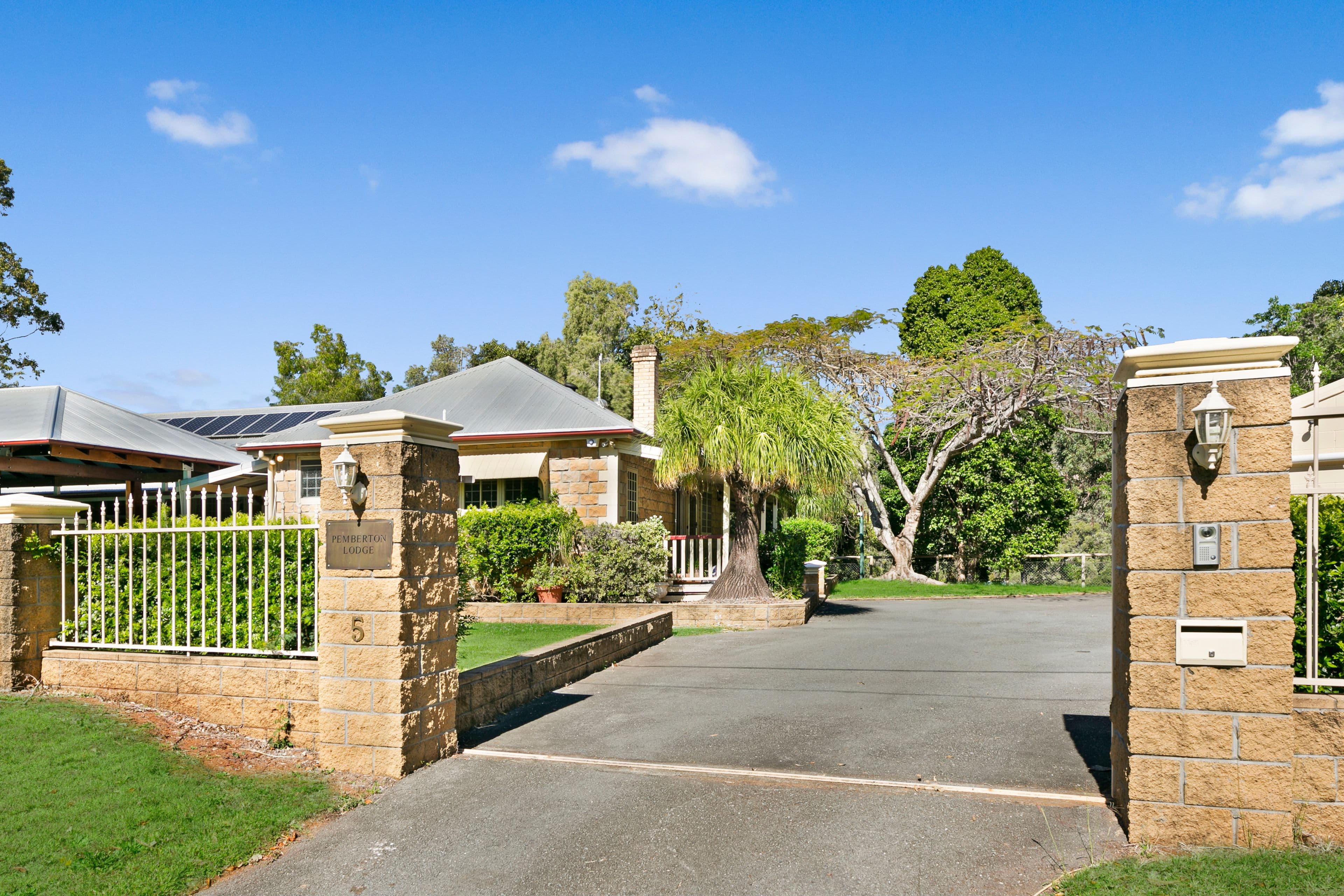 5 Pemberton Close, Mount Nathan QLD 4211, Mount Nathan - Thumbnail 2