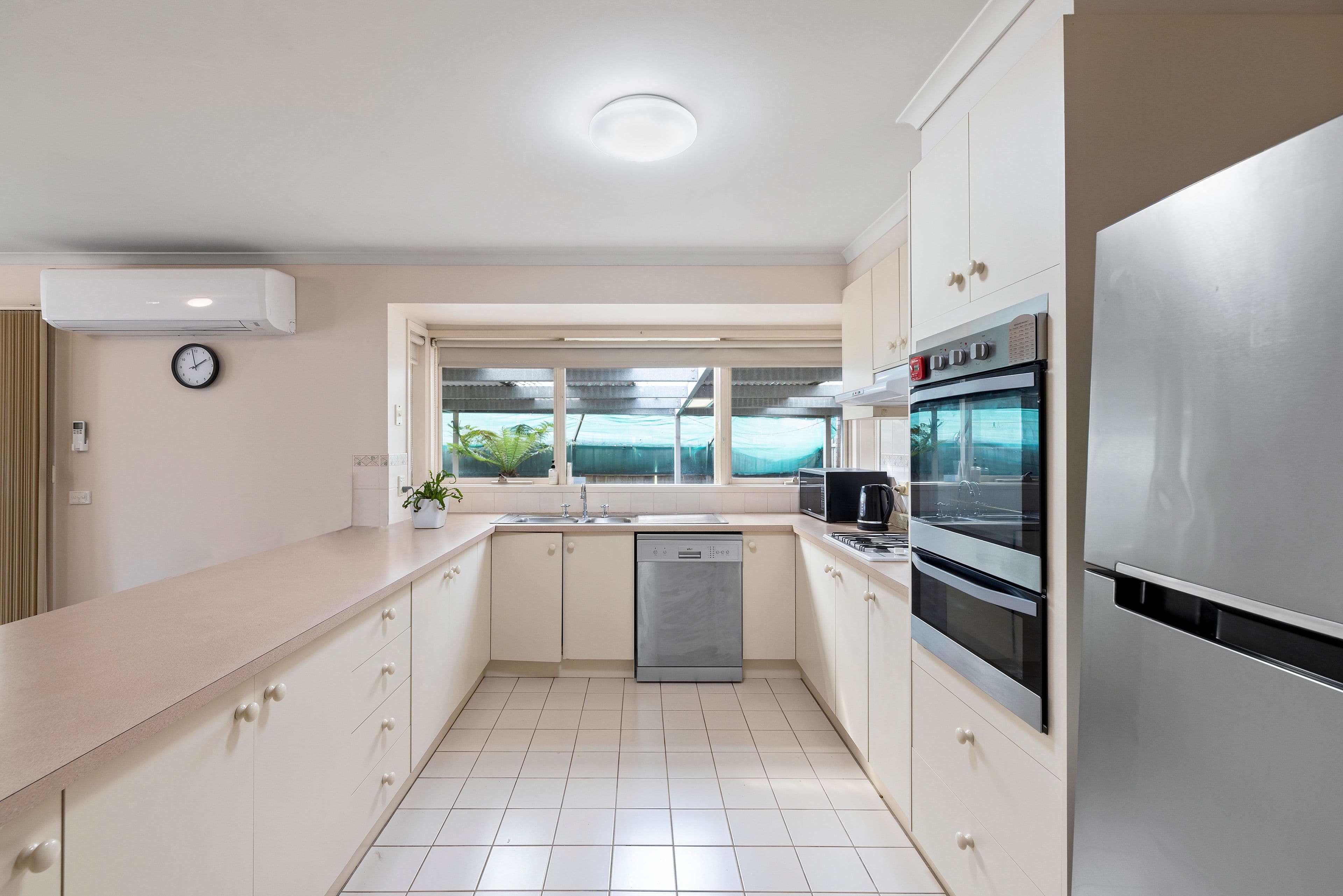 16 Sunnypark Close, Gisborne VIC 3437, Gisborne - Thumbnail 4