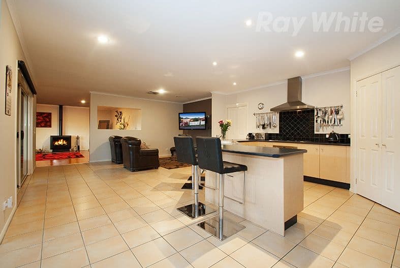 9 PAULA Way, Chirnside Park VIC 3116, Chirnside Park - Thumbnail 2