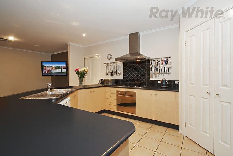 9 PAULA Way, Chirnside Park VIC 3116, Chirnside Park - Thumbnail 3