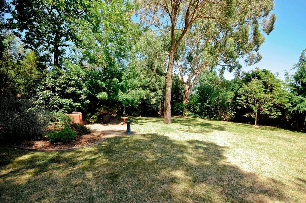 28 CAMERON Road, CROYDON VIC 3136, Croydon - Thumbnail 2