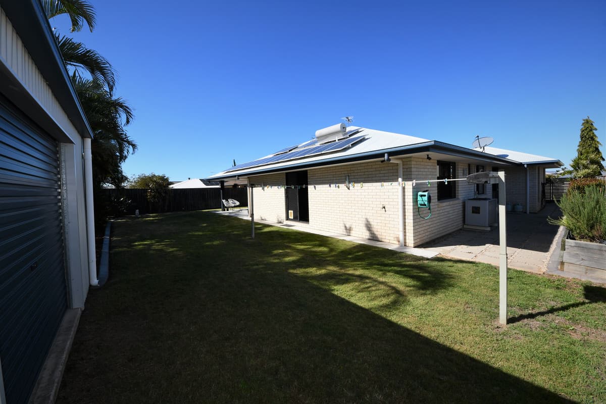 14 JAMIE Crescent, GRACEMERE, Gracemere - Thumbnail 2