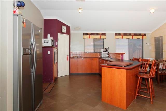 42 Boongala Circuit, CANNING VALE WA 6155, Canning Vale - Thumbnail 2