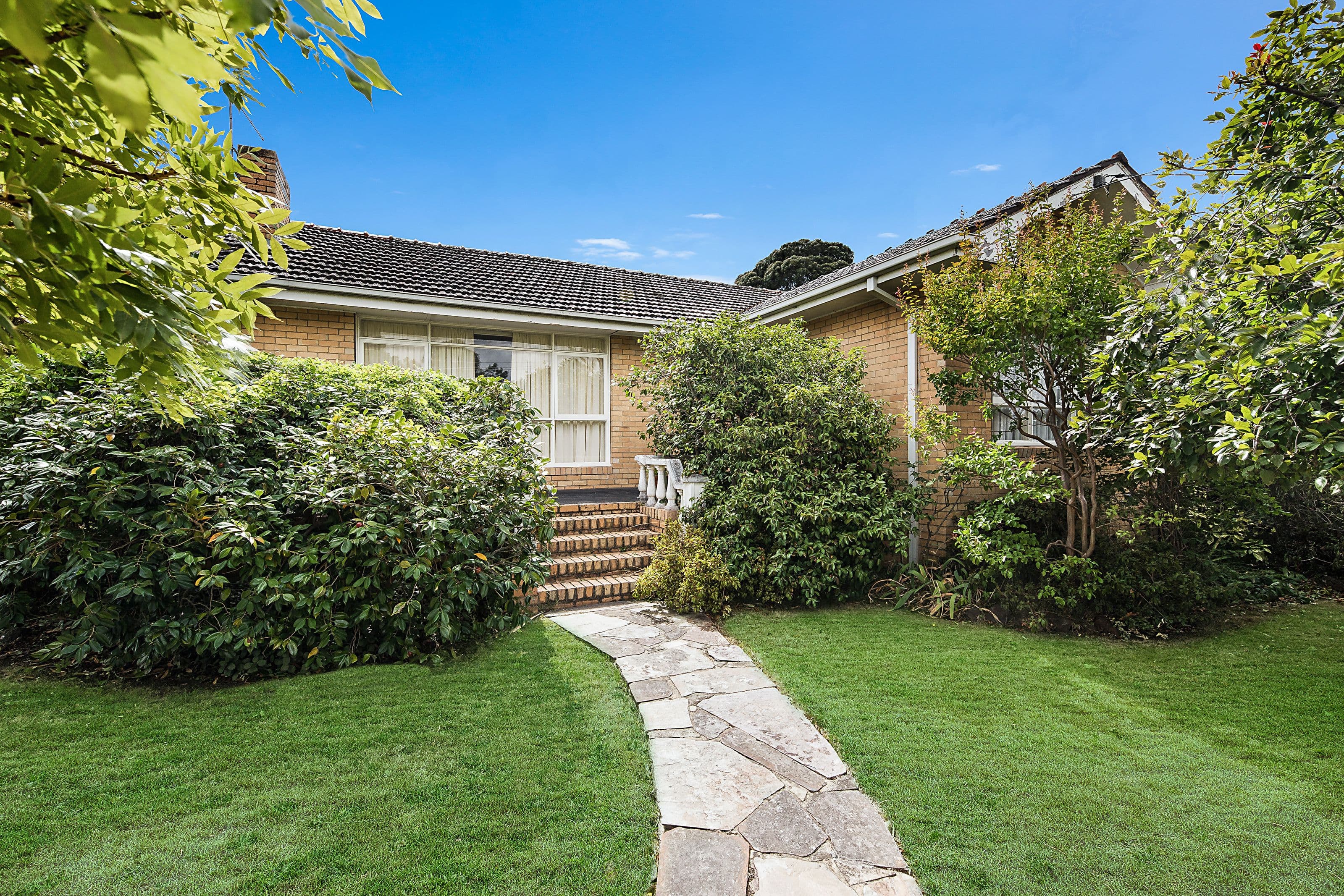 39 Larch Crescent, Mount Waverley VIC 3149, Mount Waverley - Thumbnail 2