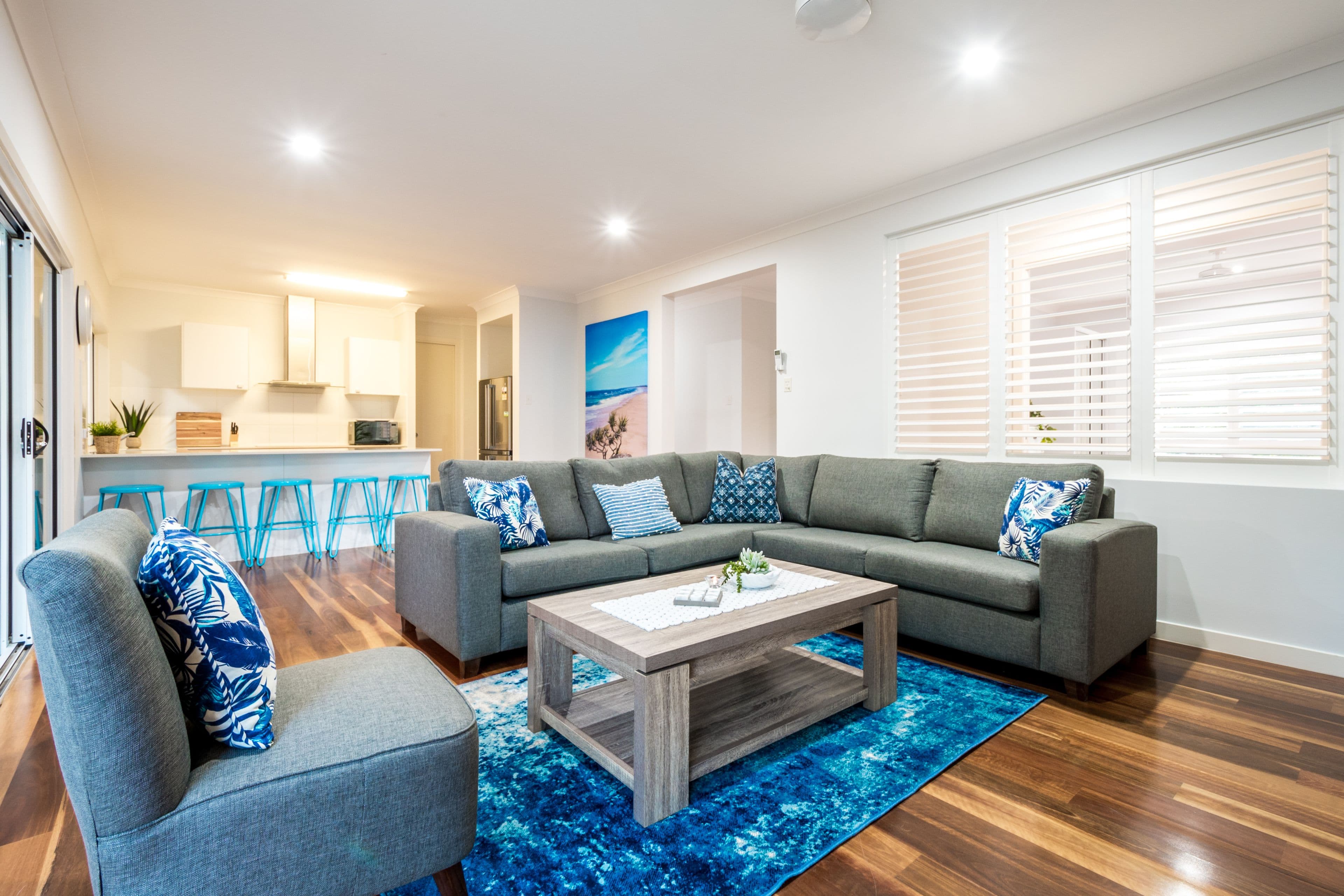 10 Allambi Avenue, Broadbeach Waters QLD 4218, Broadbeach Waters - Thumbnail 2