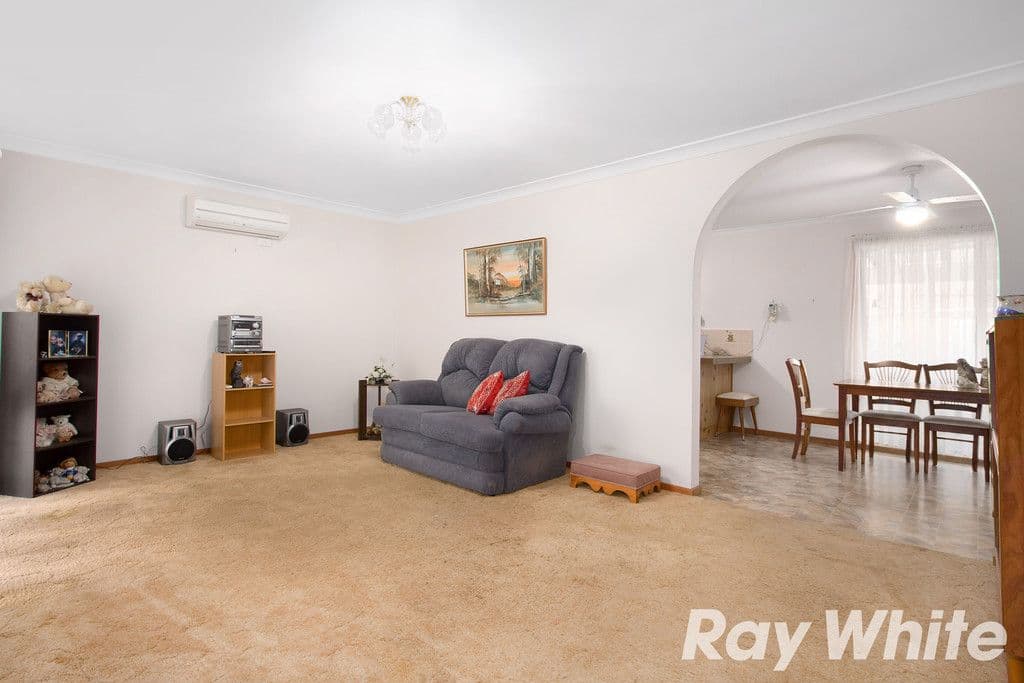 11 Gipps Crescent, Cranbourne North VIC 3977, Cranbourne North - Thumbnail 3