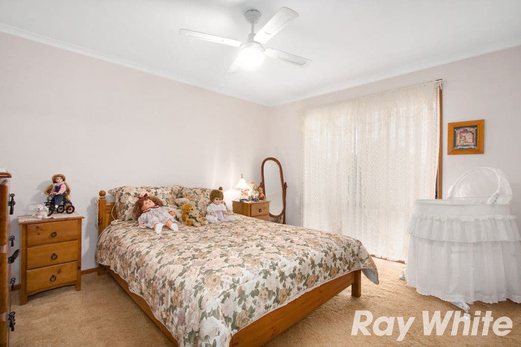 11 Gipps Crescent, Cranbourne North VIC 3977, Cranbourne North - Thumbnail 5