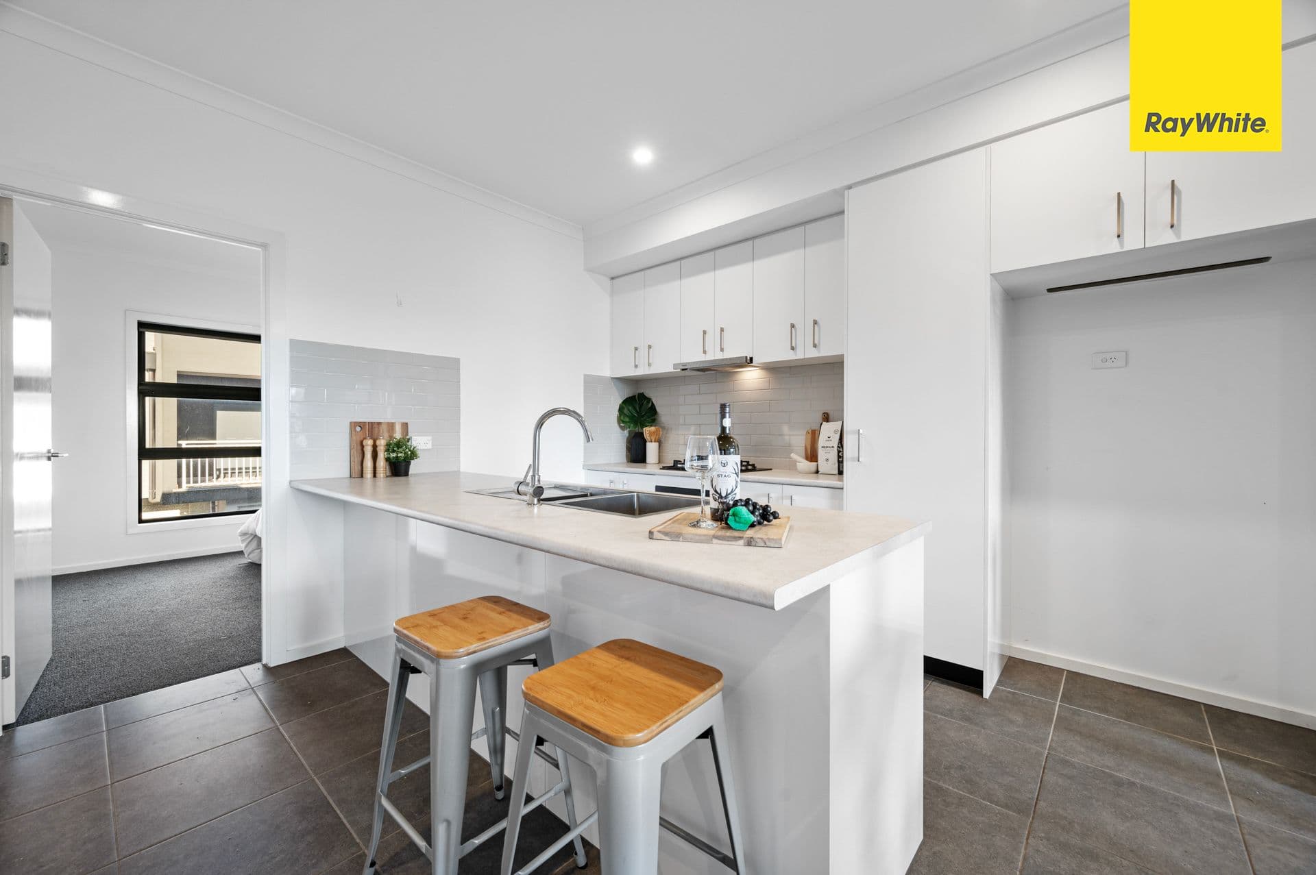 352 Bridge Road, Melton South VIC 3338, Melton South - Thumbnail 4