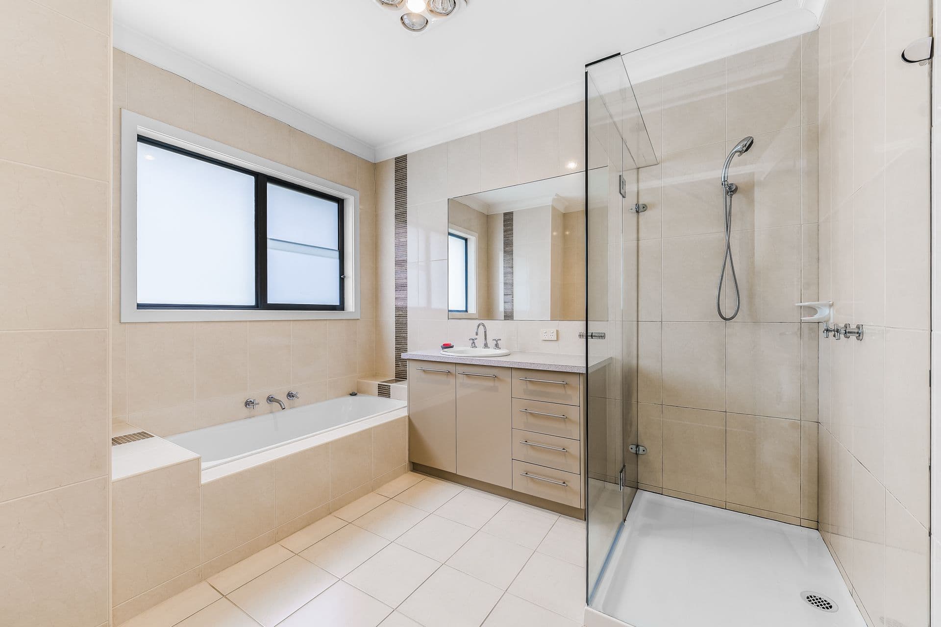 77 Edrington Park Drive, Berwick VIC 3806, Berwick - Thumbnail 6