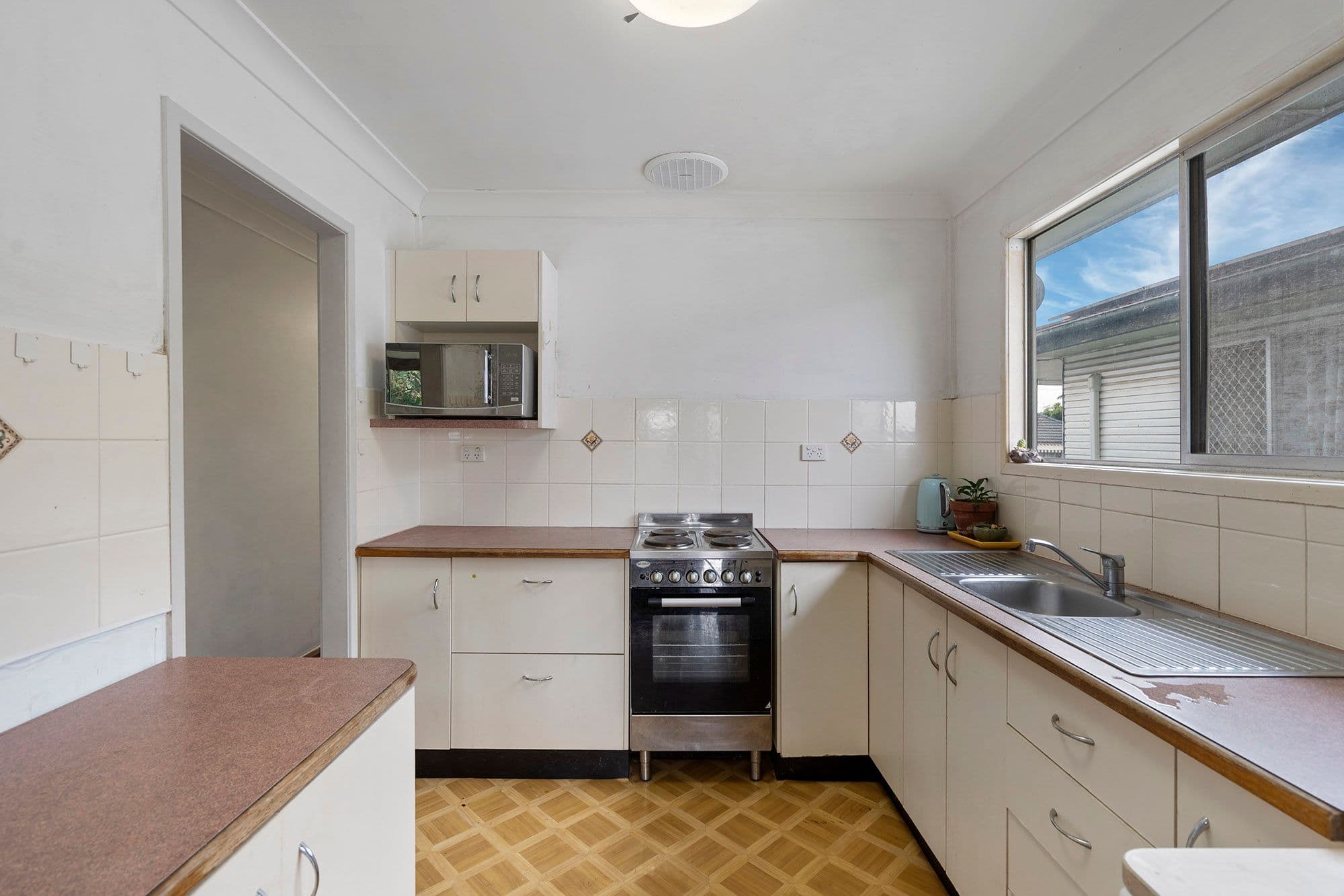 41 Lindwall Street, Upper Mount Gravatt QLD 4122, Upper Mount Gravatt - Thumbnail 3