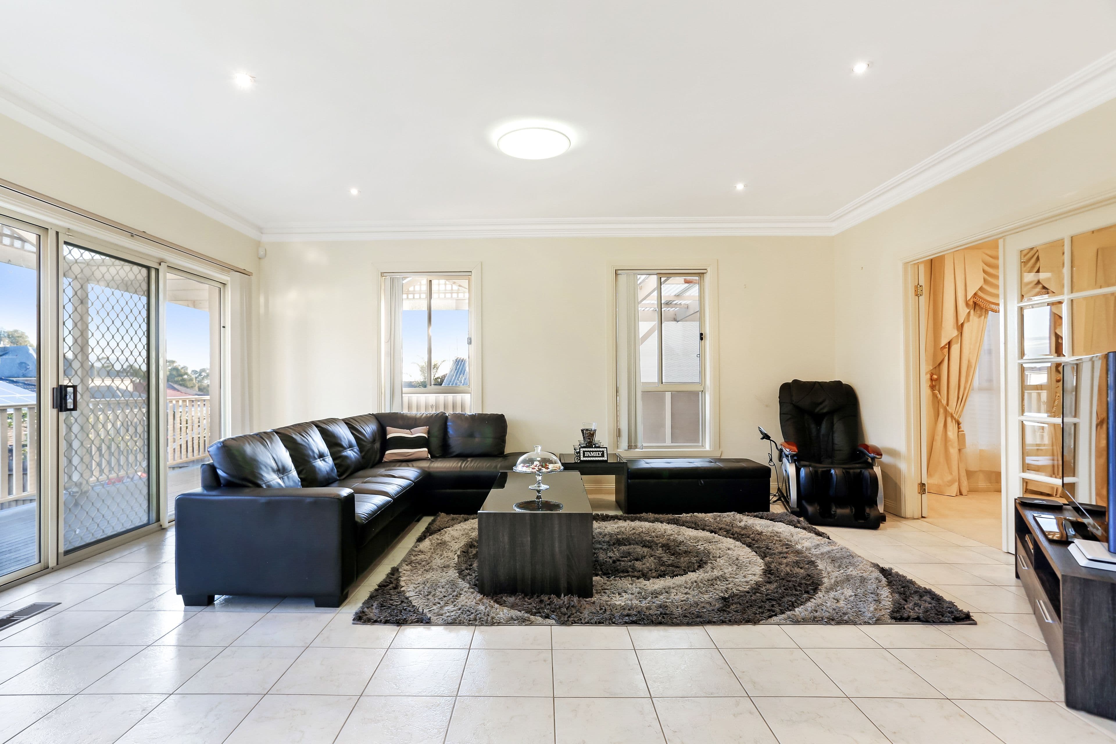 5 Hunter Avenue, Roxburgh Park VIC 3064, Roxburgh Park - Thumbnail 2