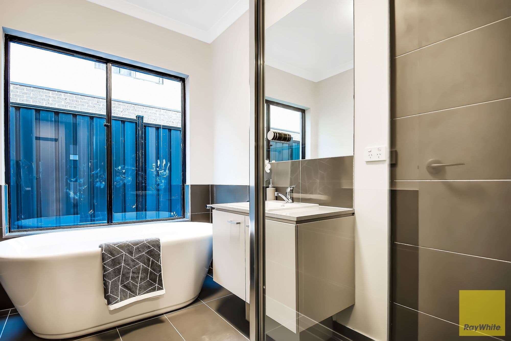 19 Kangaroo Road, Craigieburn VIC 3064, Craigieburn - Thumbnail 7