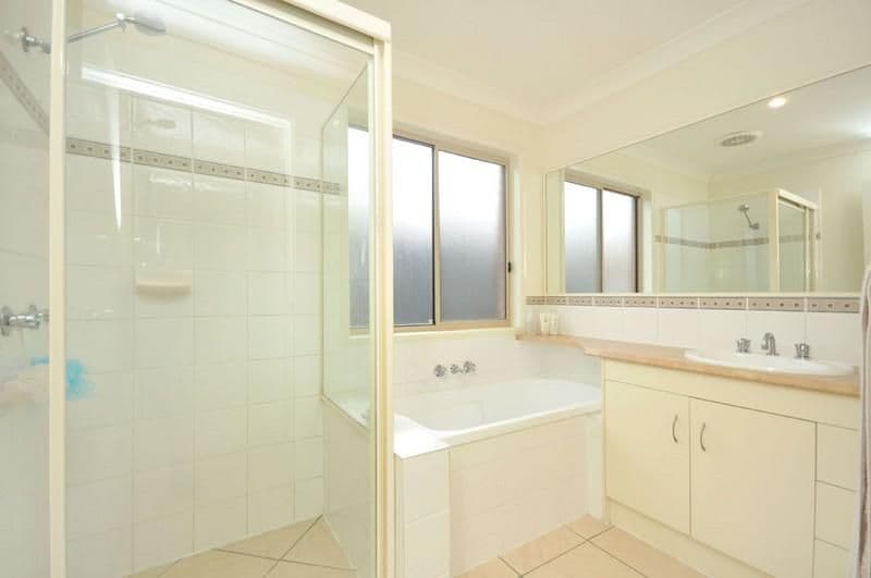 127 Englefield Road, OXLEY QLD 4075, Oxley - Thumbnail 5