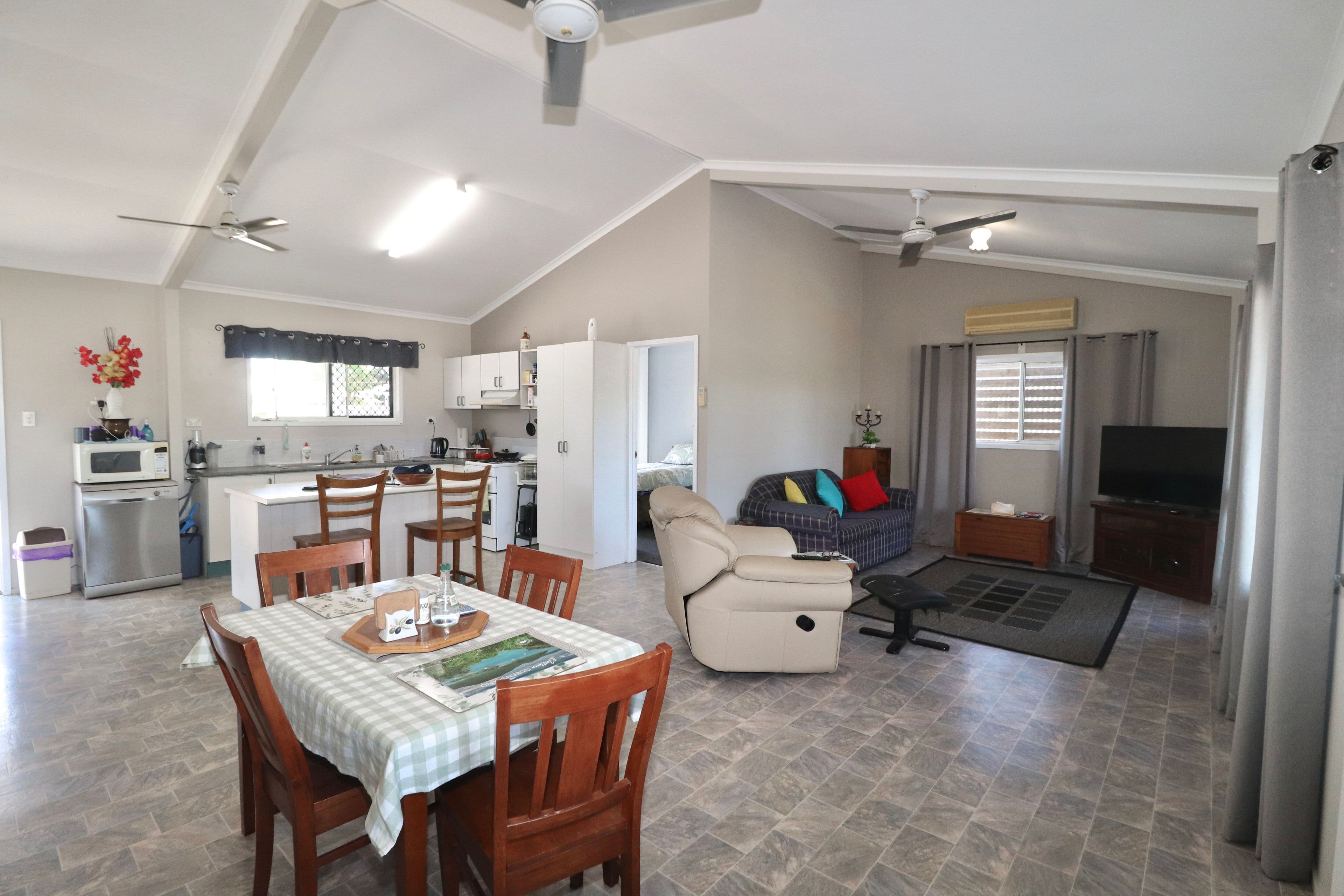 6 Banksia Street, Forrest Beach QLD 4850, Forrest Beach - Thumbnail 5