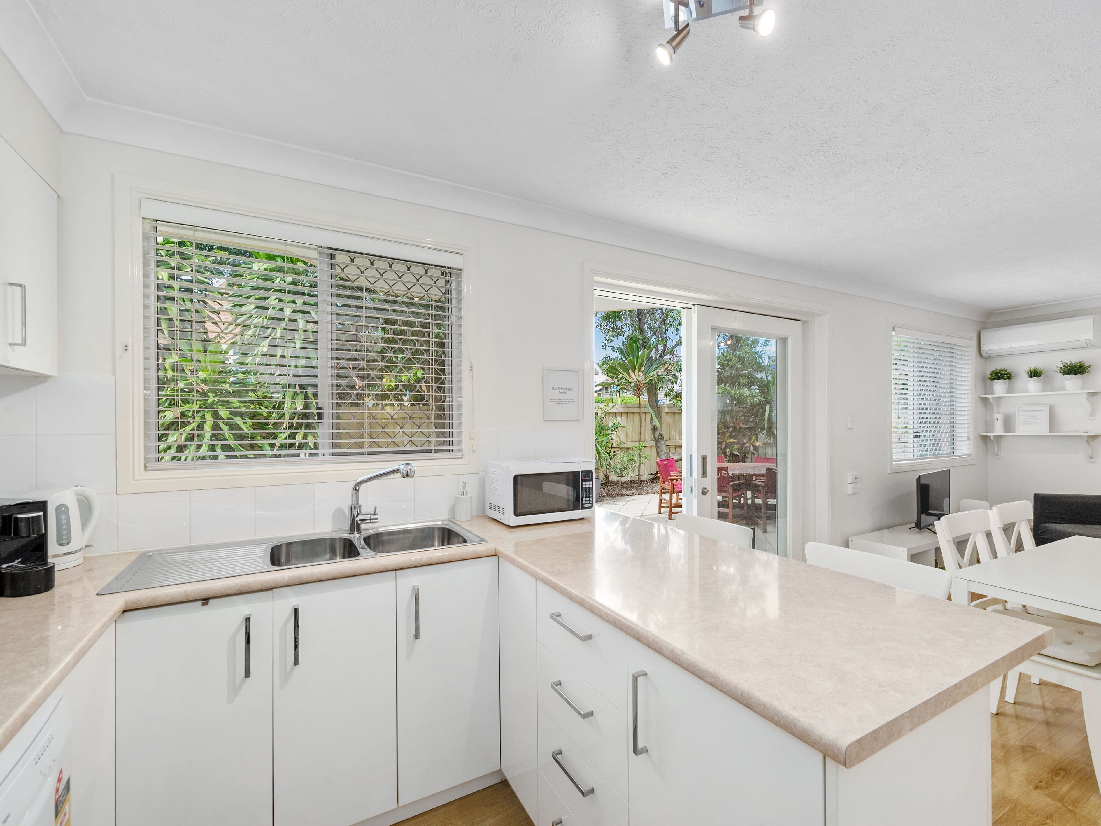 94 Leckie Road, Kedron QLD 4031, Kedron - Thumbnail 6