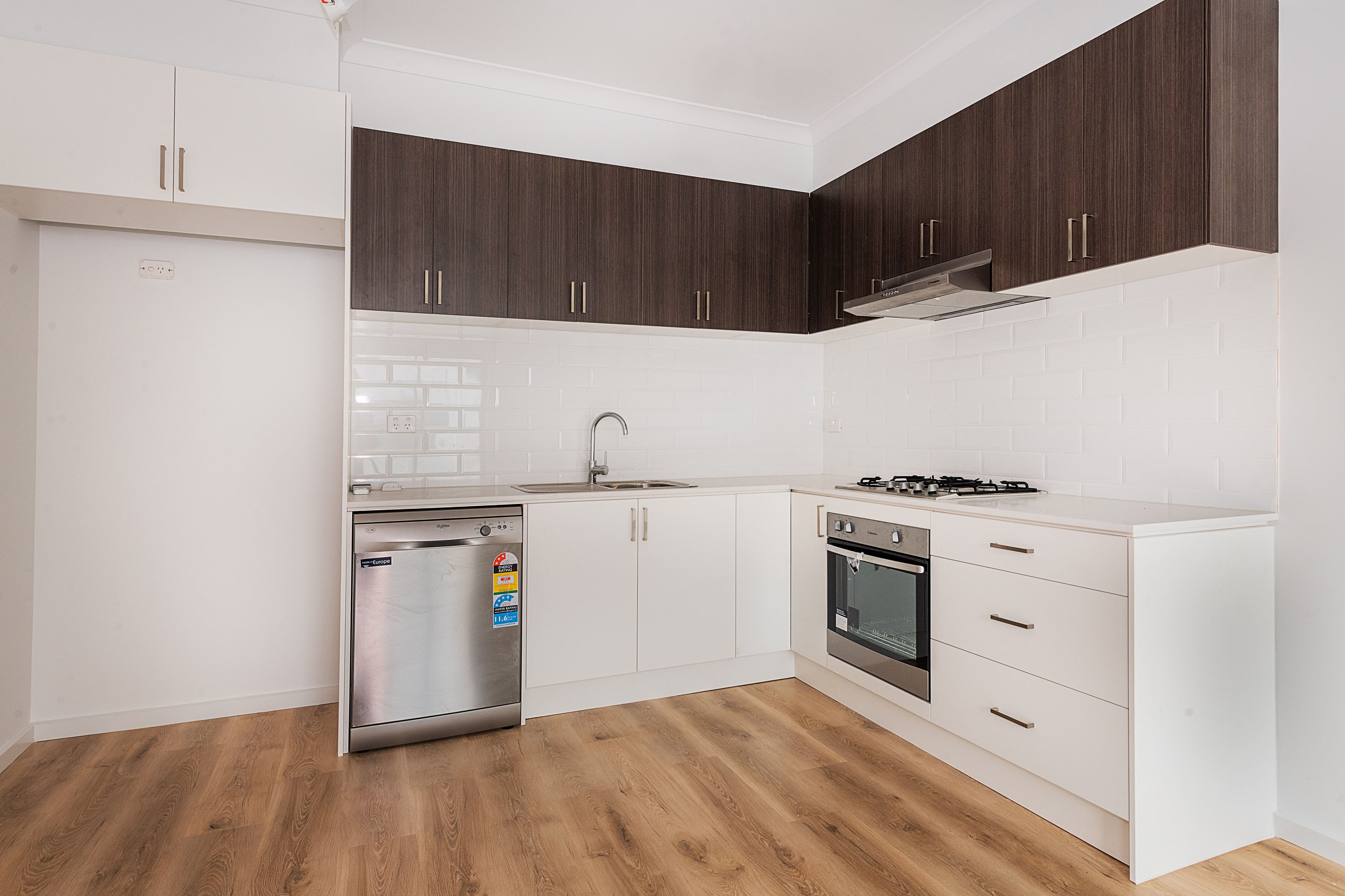 10-12 Elm Street, Bayswater VIC 3153, Bayswater - Thumbnail 4