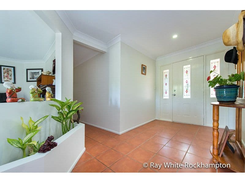 16 Brookside Avenue, NORMAN GARDENS QLD 4701, Norman Gardens - Thumbnail 3