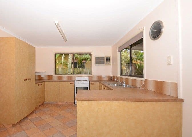 37 Ann Street, TORQUAY QLD 4655, Torquay - Thumbnail 5
