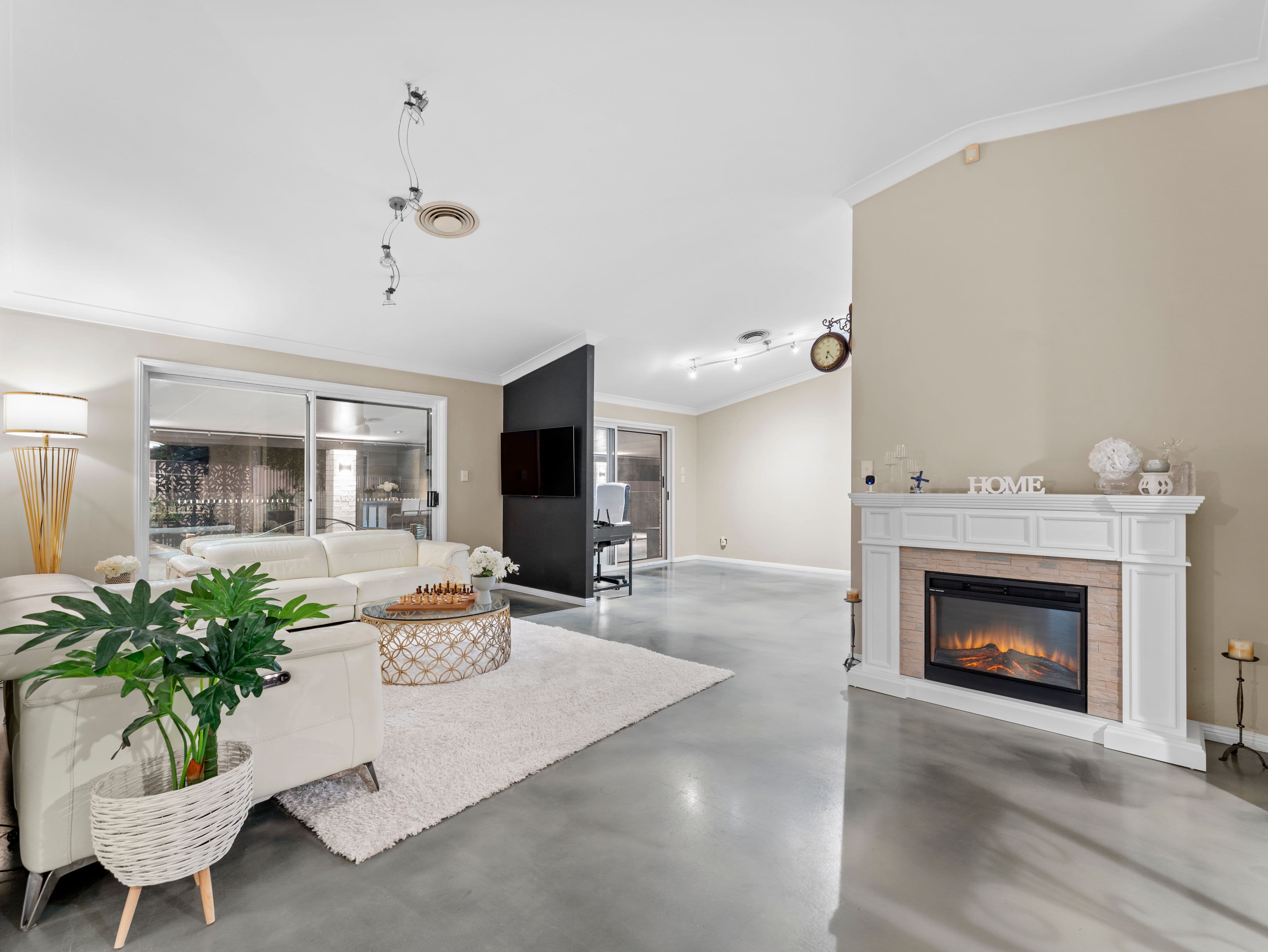 38 Blue Grass Crescent, Eight Mile Plains QLD 4113, Eight Mile Plains - Thumbnail 4
