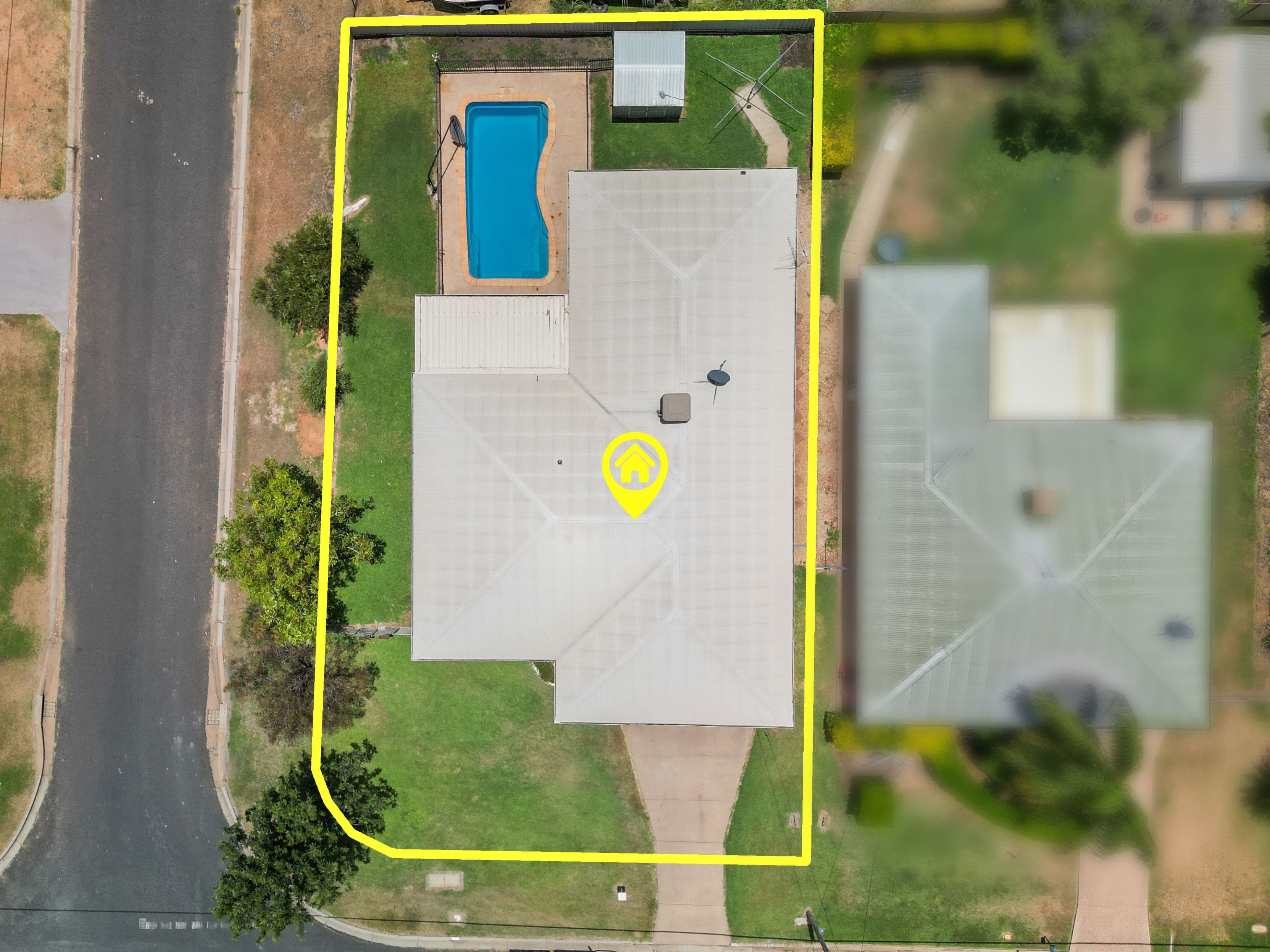 13 Crinum Crescent, Emerald QLD 4720, Emerald - Thumbnail 2