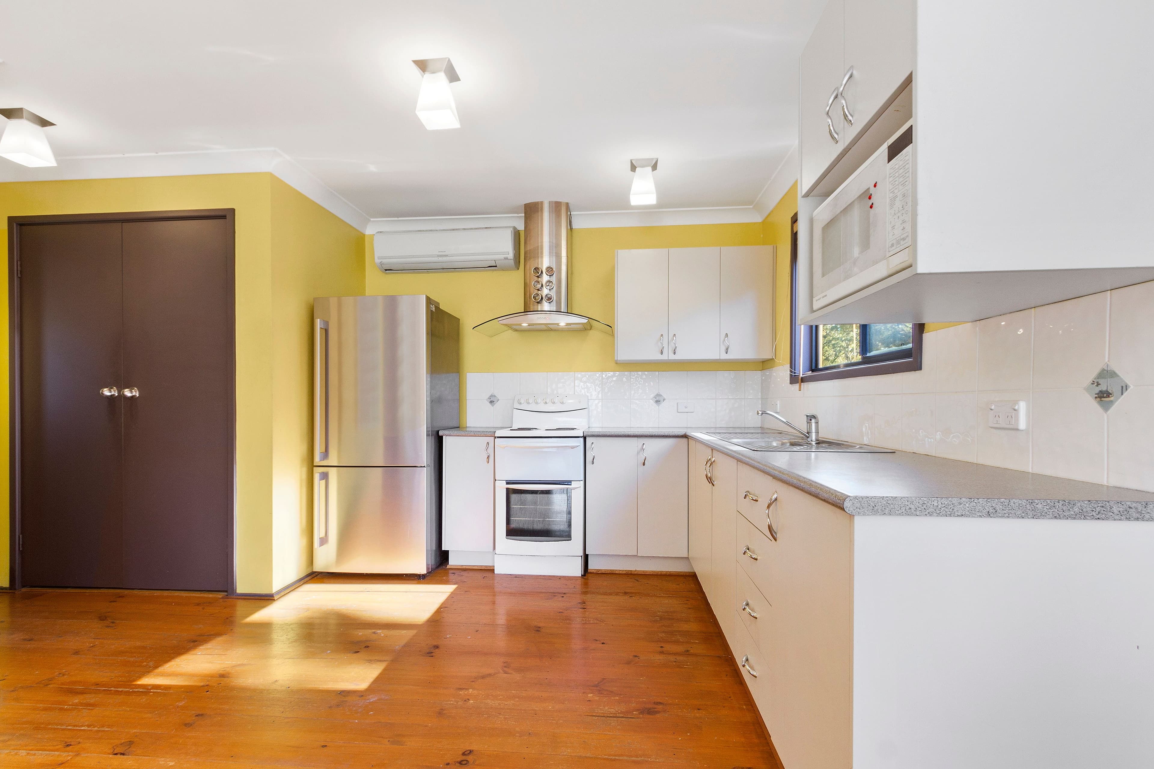 512 Beach Road, Denhams Beach - Thumbnail 5