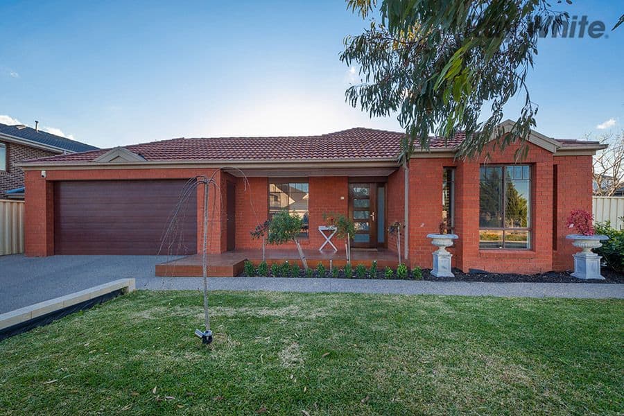 21 Thomson Way, Taylors Hill VIC 3037, Taylors Hill - Image 1
