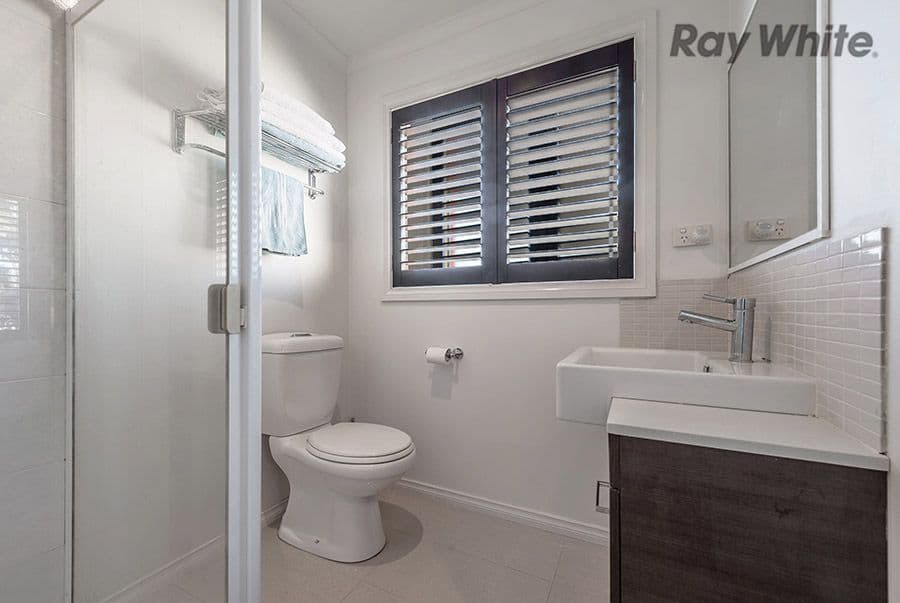 21 Thomson Way, Taylors Hill VIC 3037, Taylors Hill - Thumbnail 4
