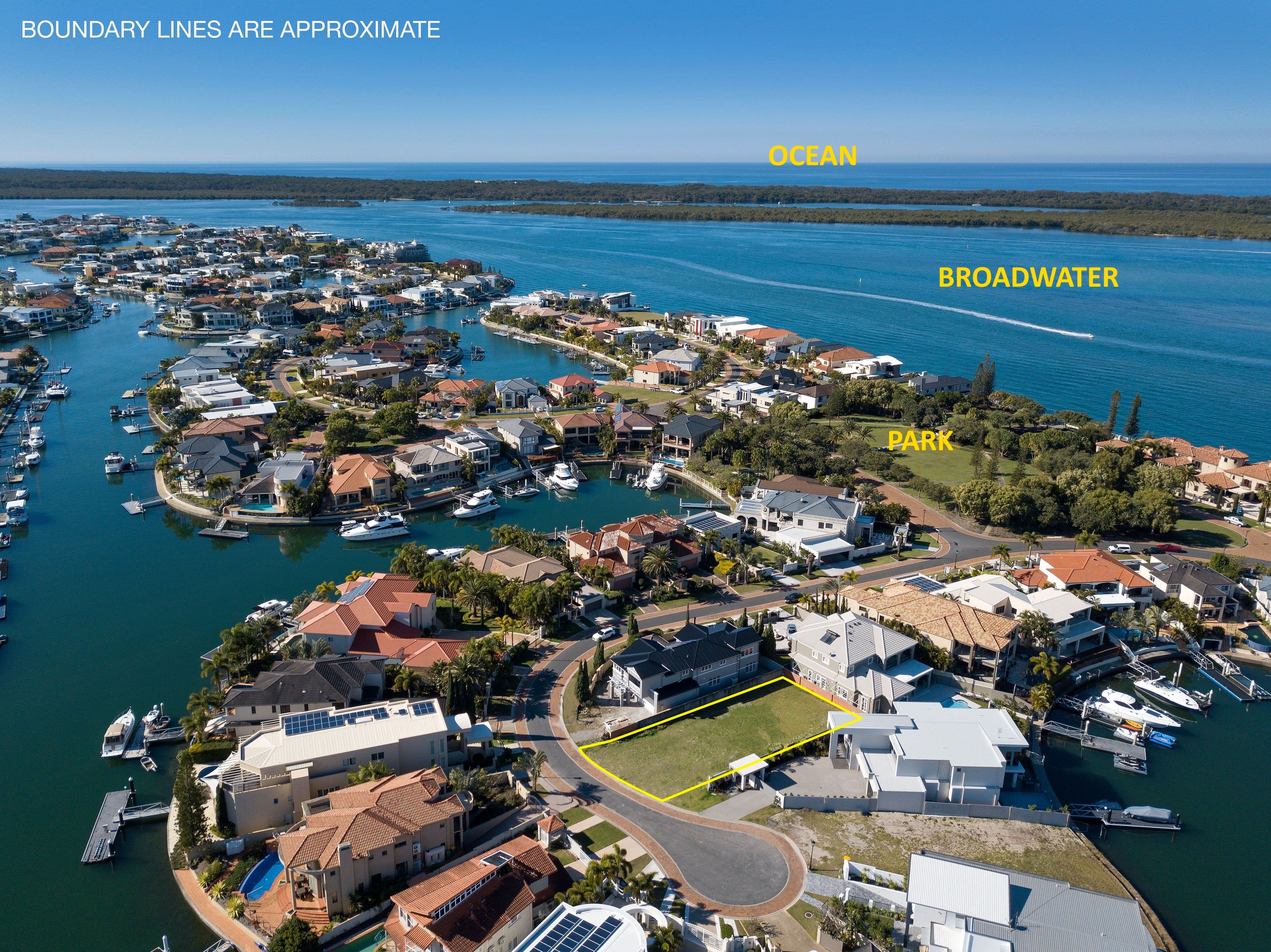 10 Queen Guineveres Place, Sovereign Islands QLD 4216, Sovereign Islands - Thumbnail 2