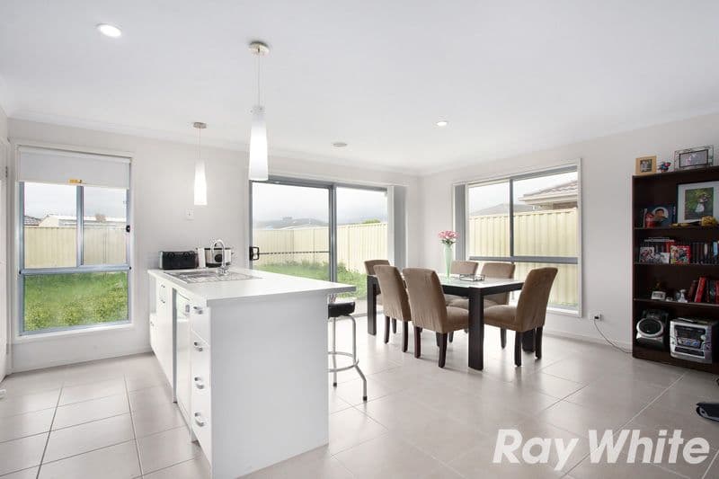 103 Blue Horizons Way, PAKENHAM VIC 3810, Pakenham - Thumbnail 2