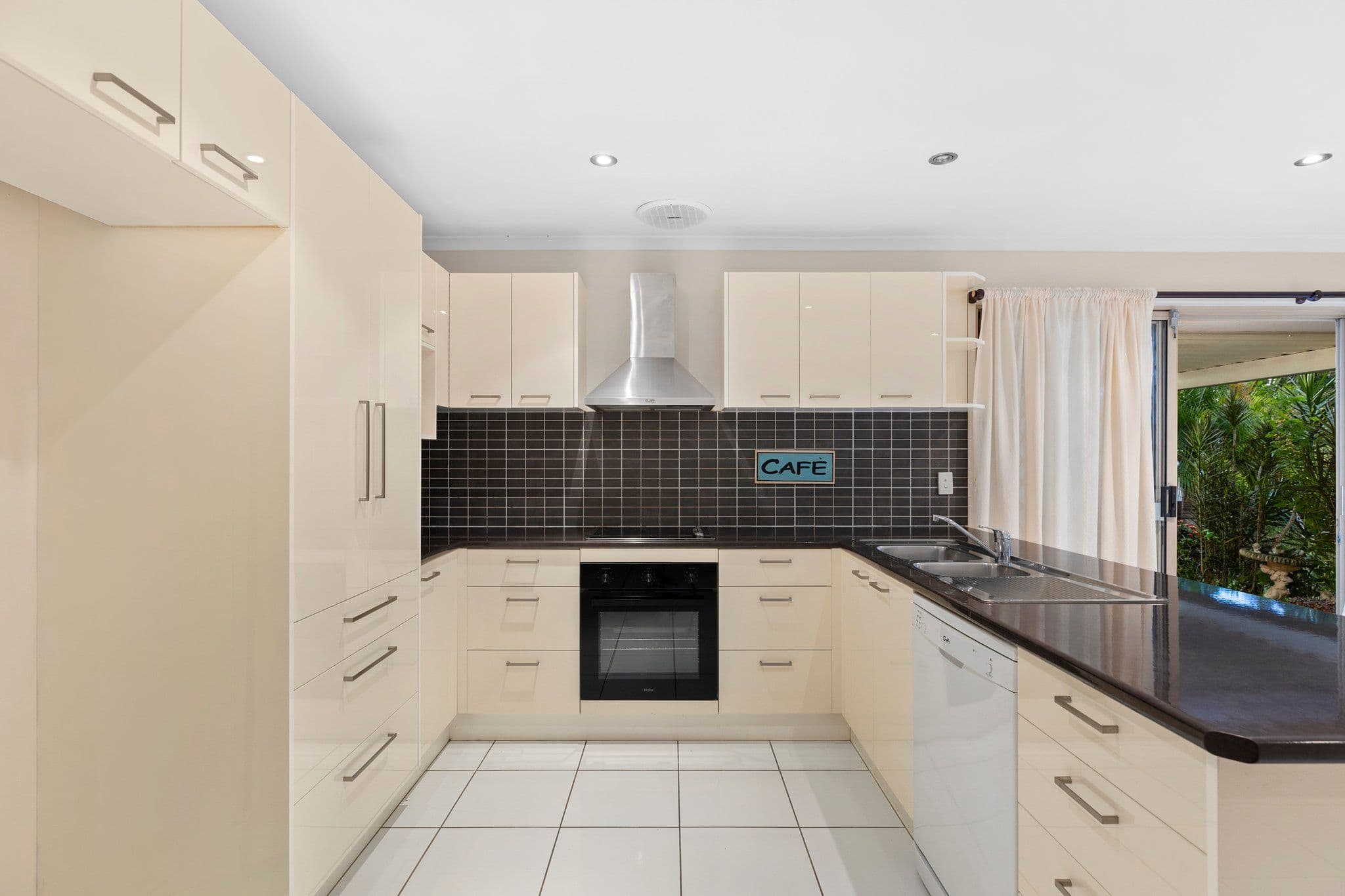 20 Bowers Road South, Everton Hills QLD 4053, Everton Hills - Thumbnail 2