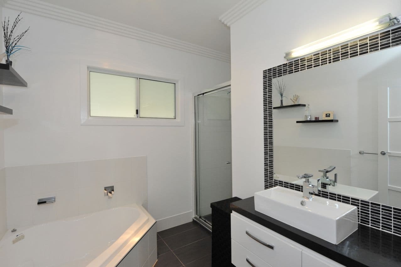 76 Beale Street, OAKEY QLD 4401, Oakey - Thumbnail 8