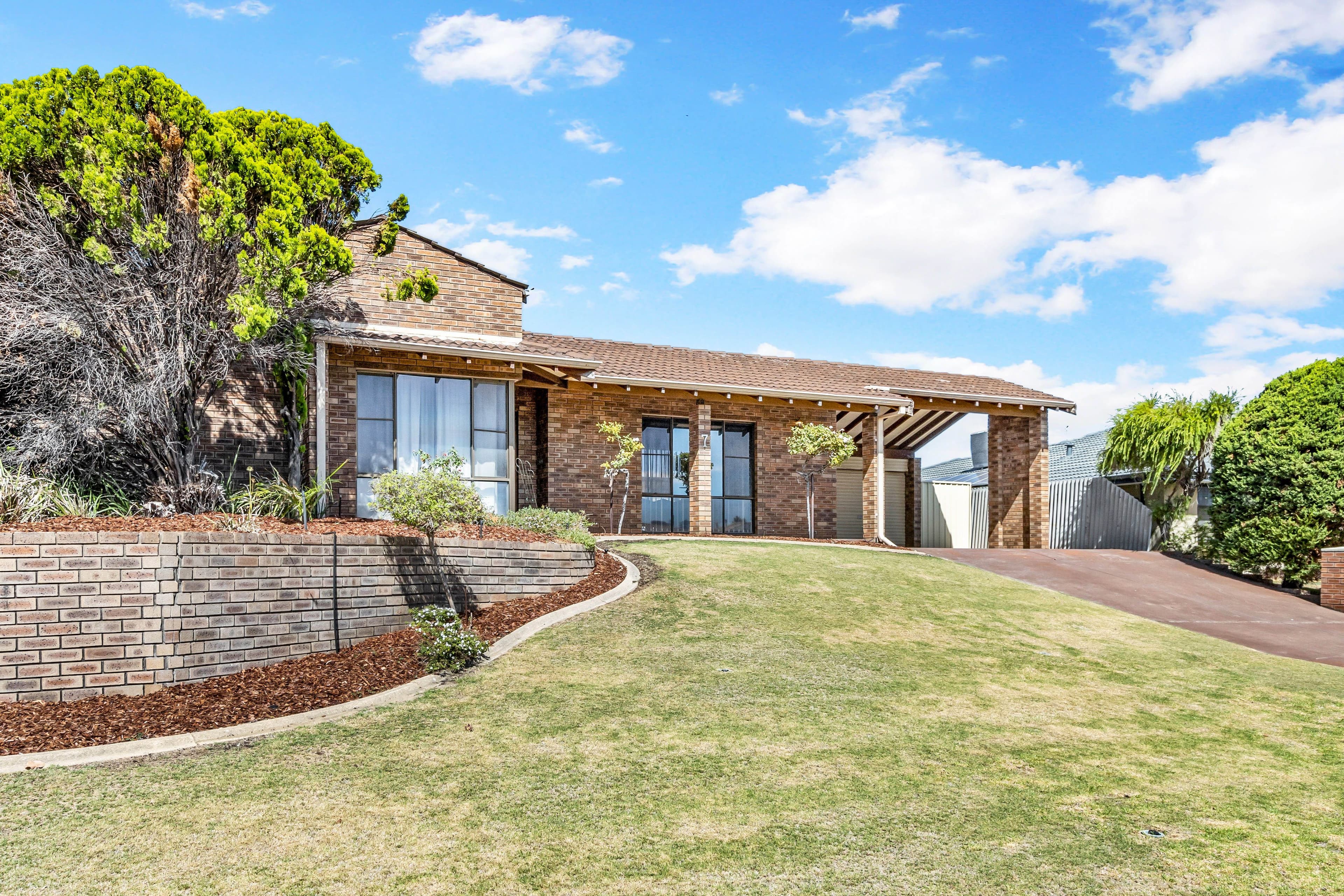 7 Sunset Place, Sorrento WA 6020, Sorrento - Thumbnail 2
