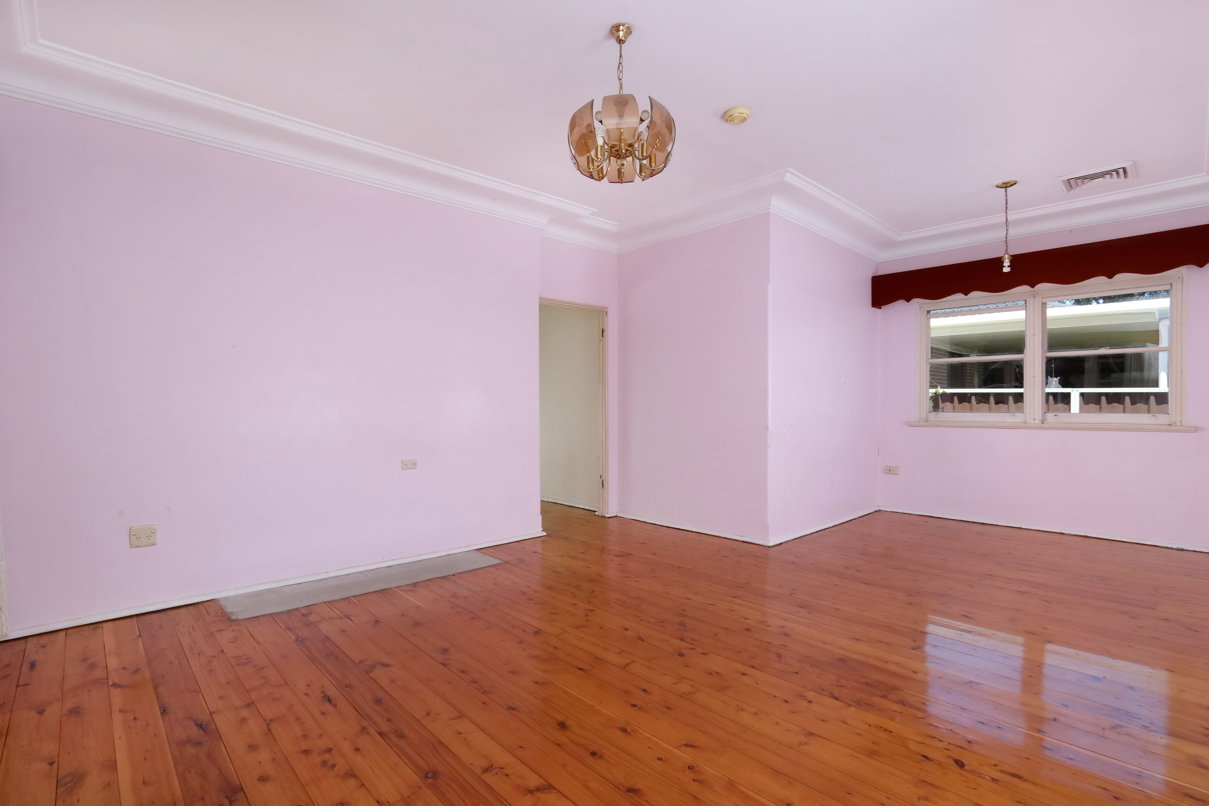 30 Tallawalla Street, Beverly Hills - Thumbnail 2