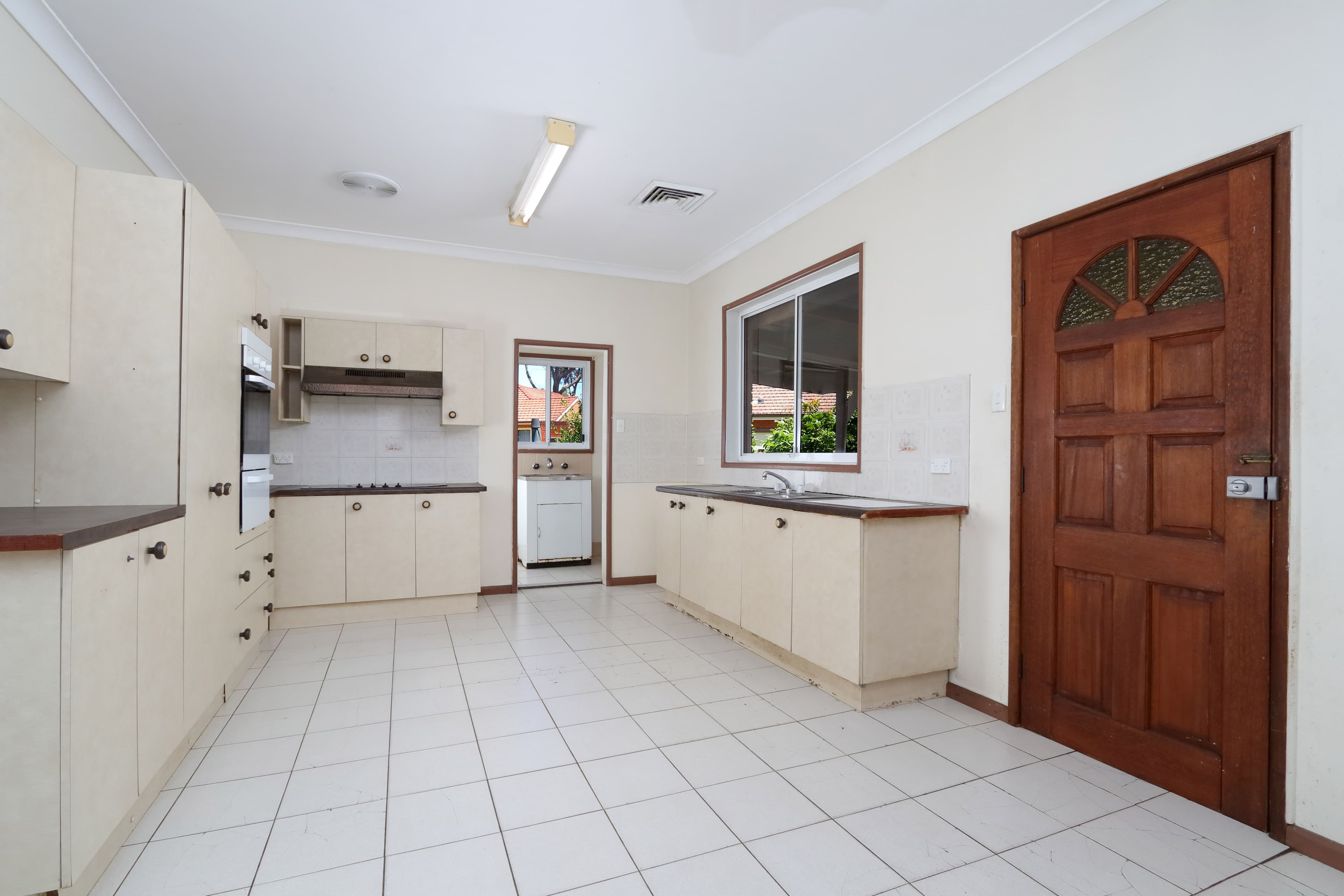 30 Tallawalla Street, Beverly Hills - Thumbnail 3